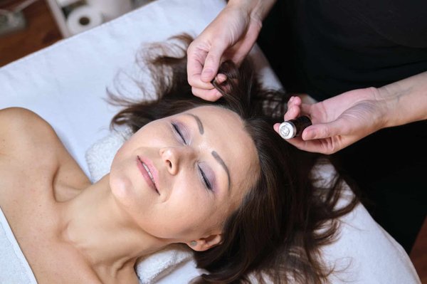 Greffe de cheveux : meilleures pratiques, efficacité et quels avantages ?