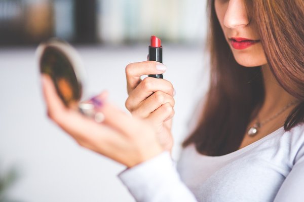 Découvrez le stick à lèvres teinté pour une beauté naturelle